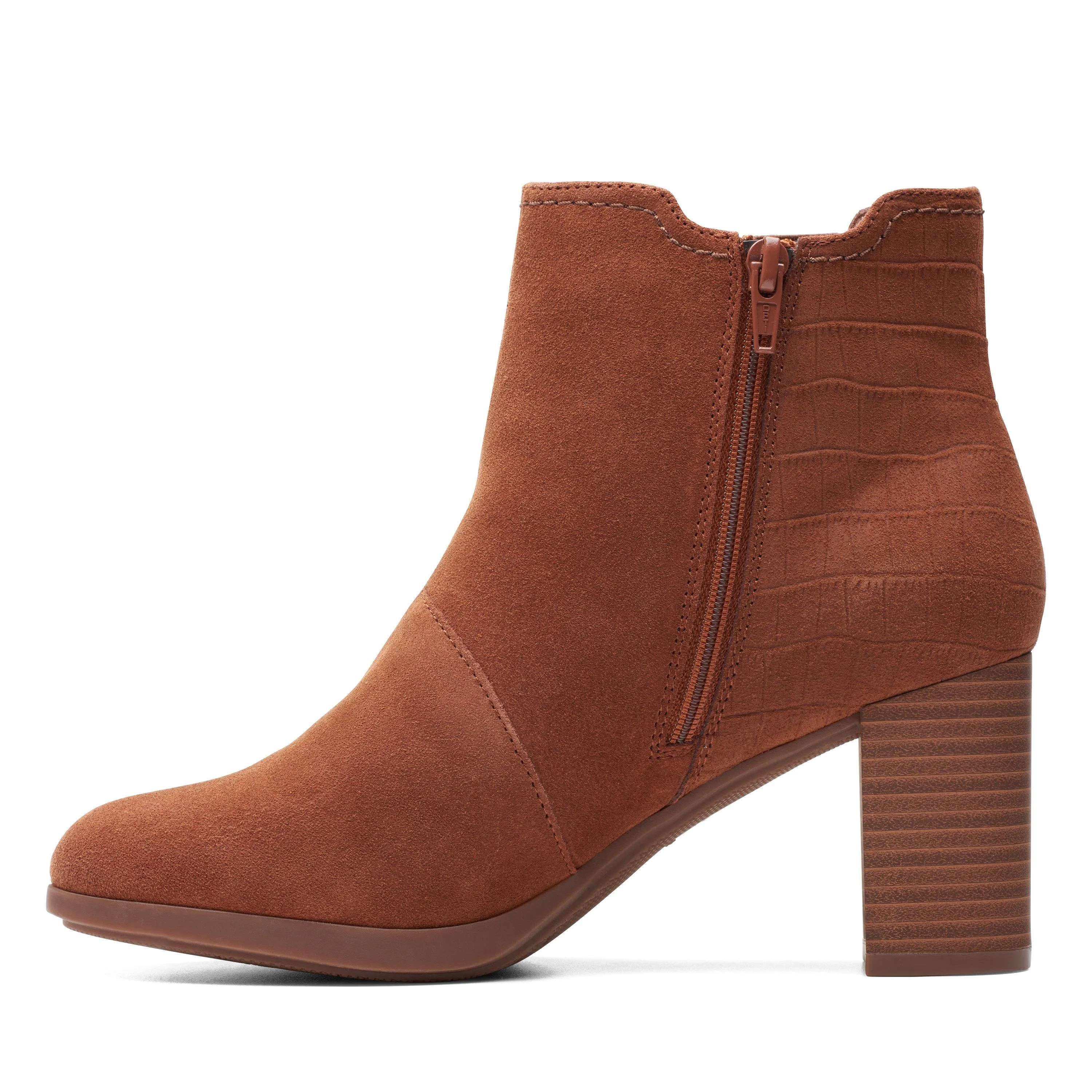 Clarks Bayla Rose in Brown Suede