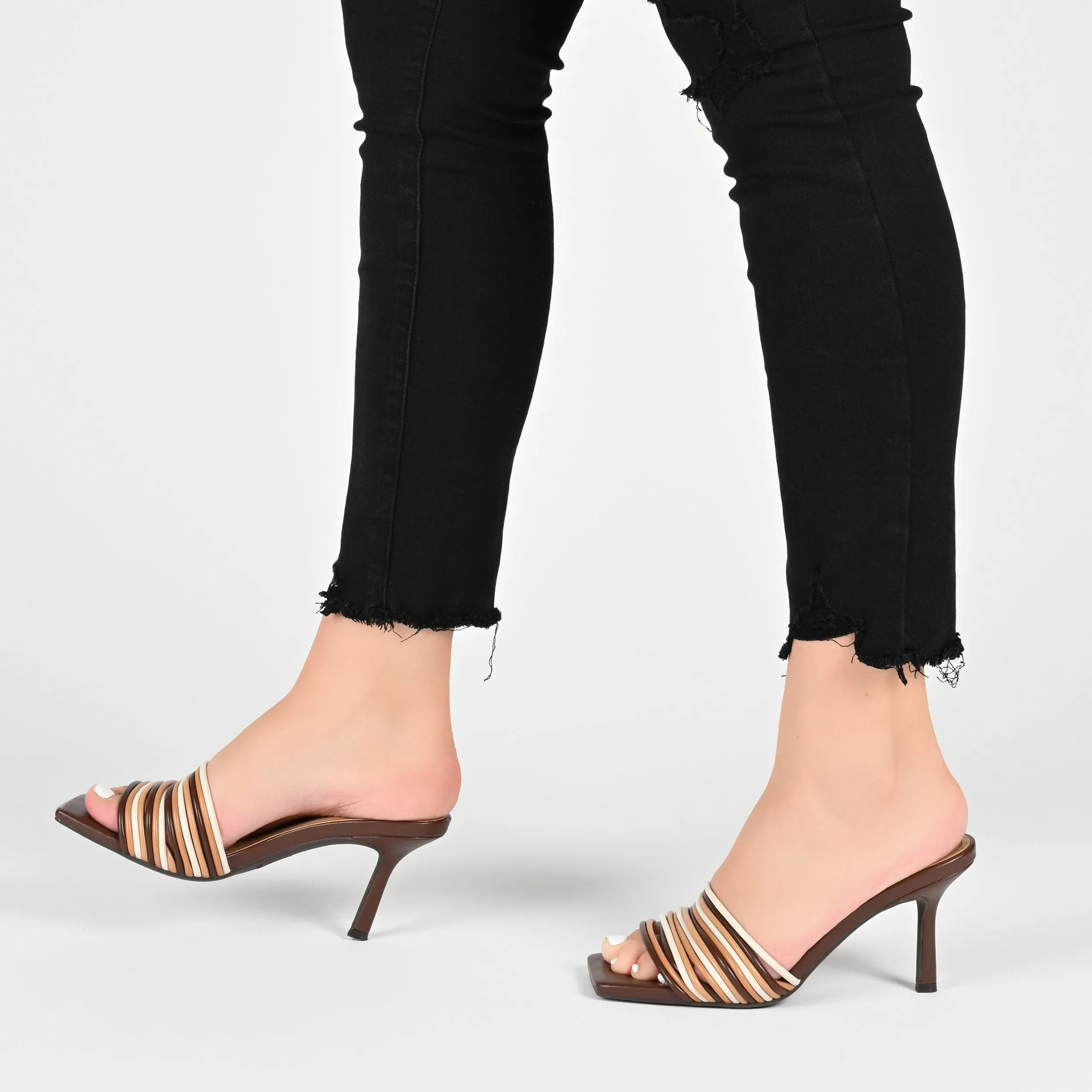 Journee Collection Women's Tru Comfort Foam Calliope Pump