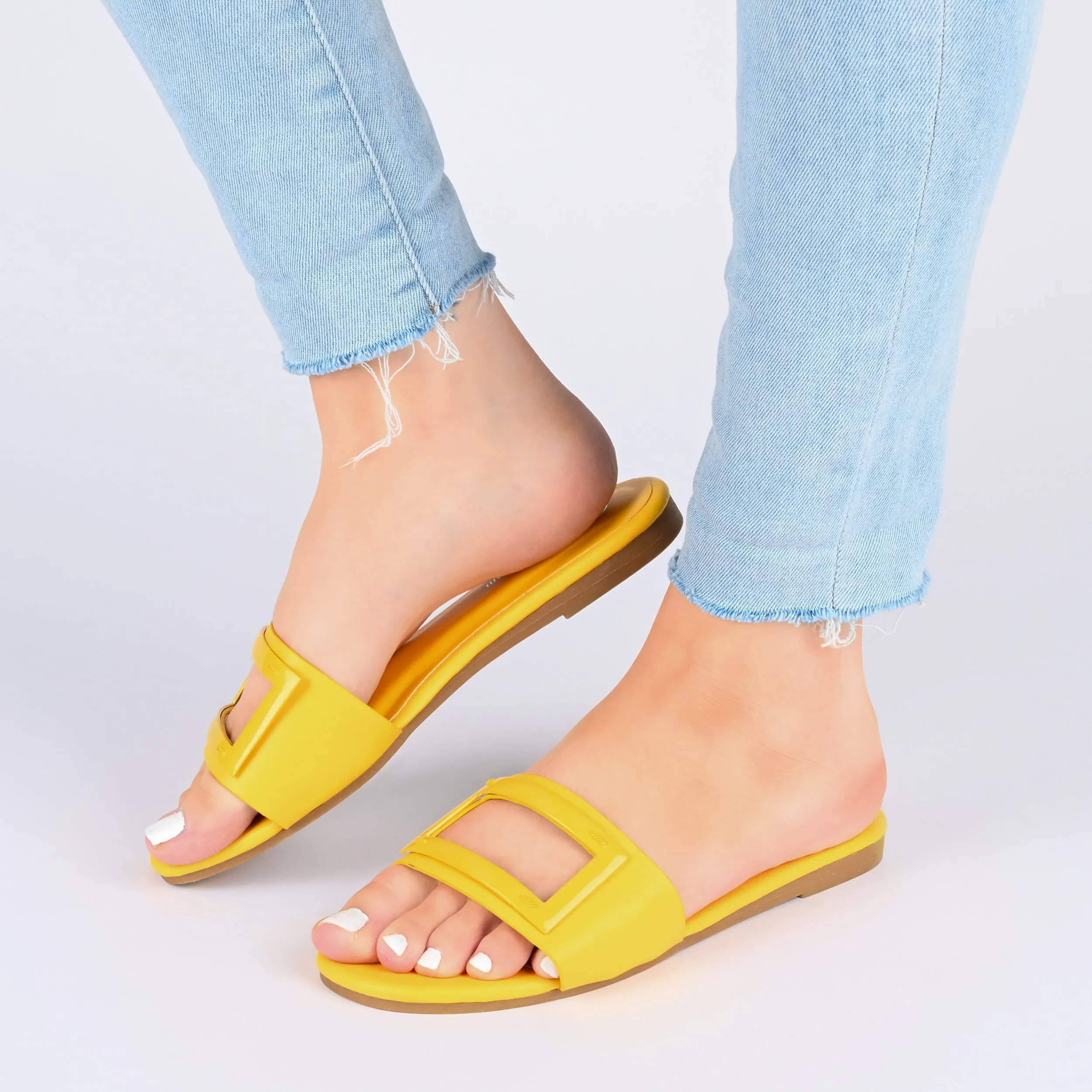 Journee Collection Women's Tru Comfort Foam Clair Sandal