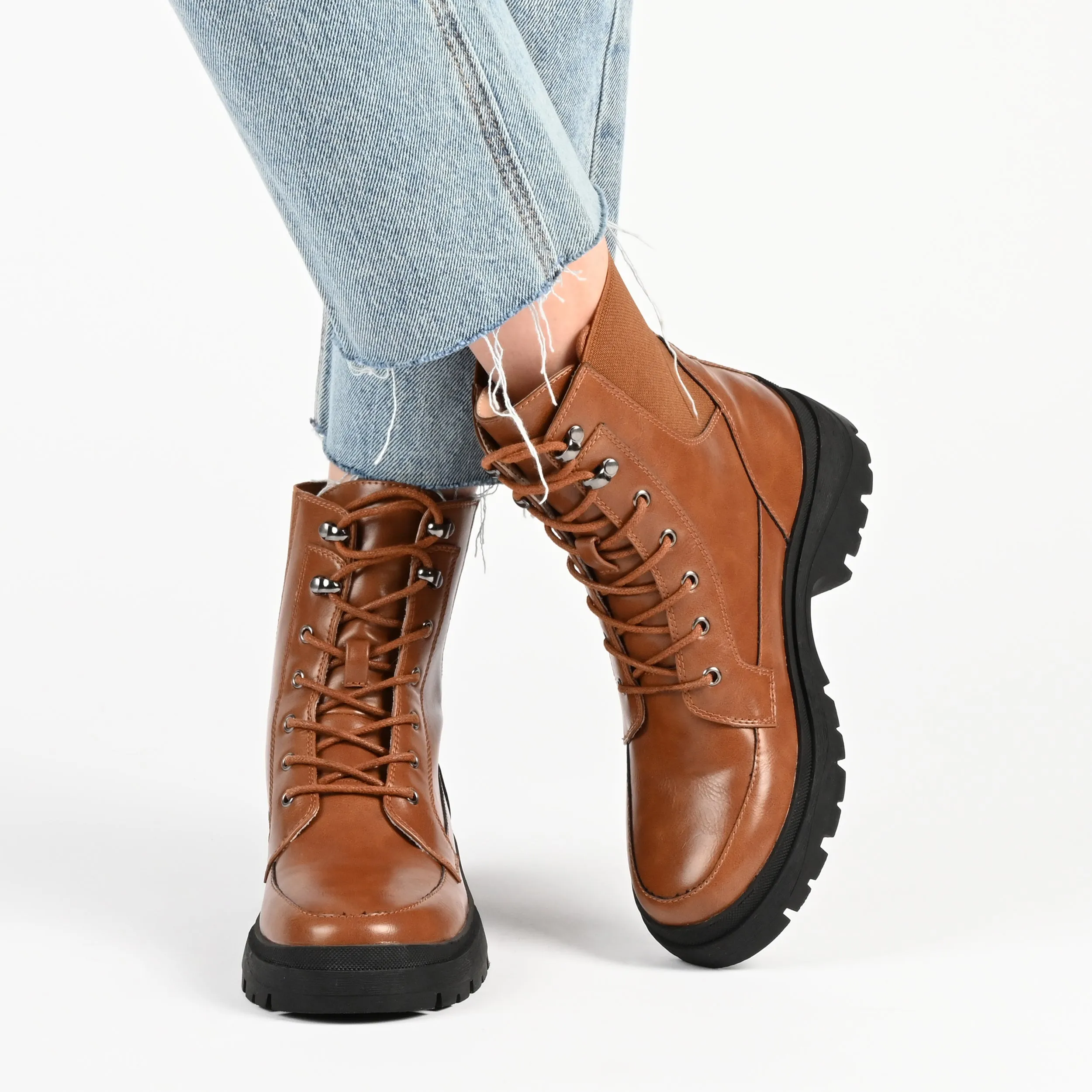 Journee Collection Women's Tru Comfort Foam Hallam Bootie