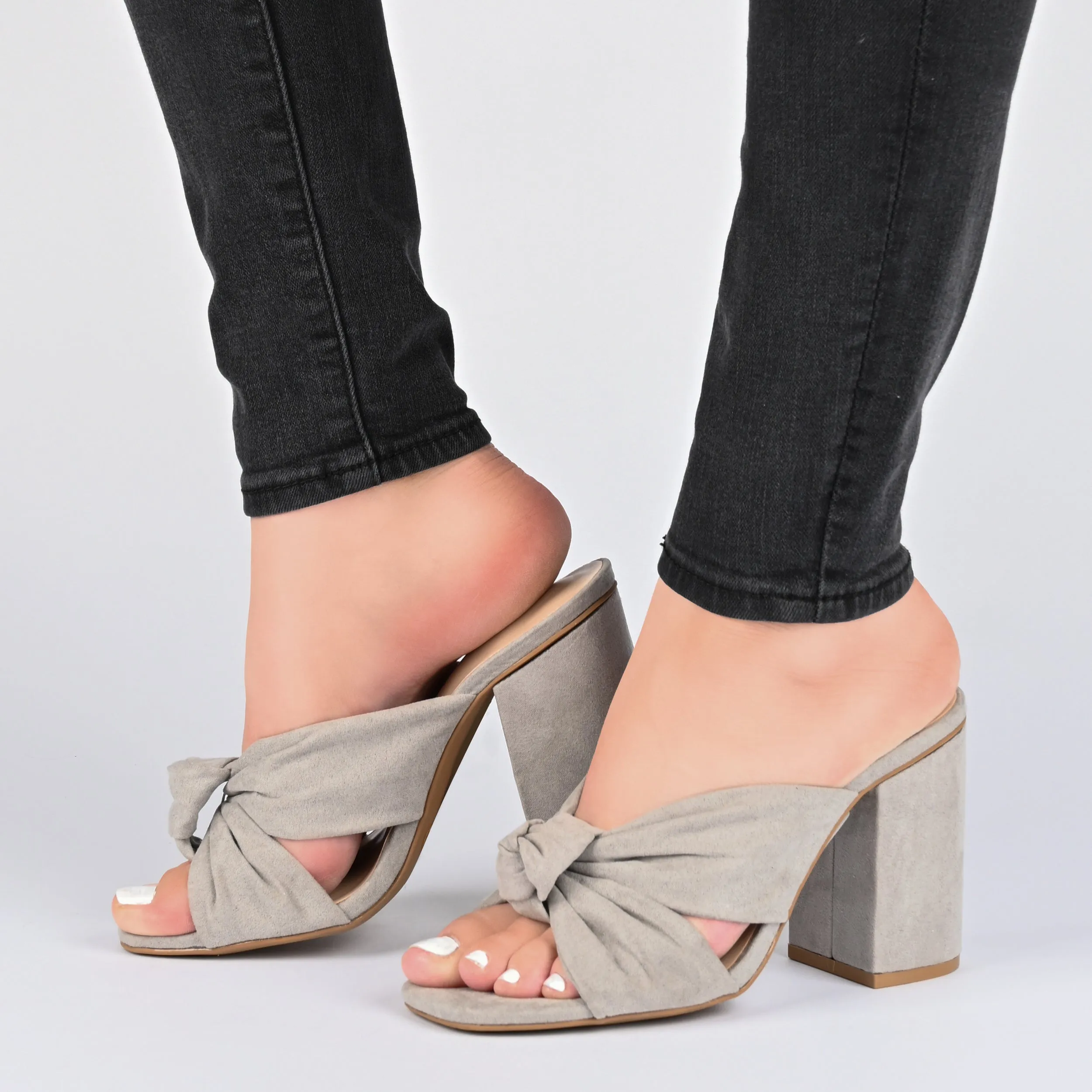 Journee Collection Women's Tru Comfort Foam Tabithea Pump